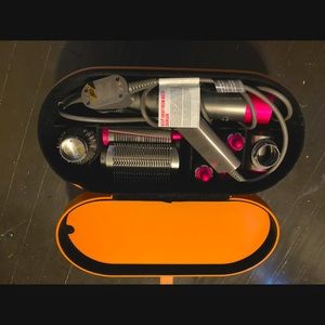 Dyson Airwrap with never used long-hair extension/styler piece
